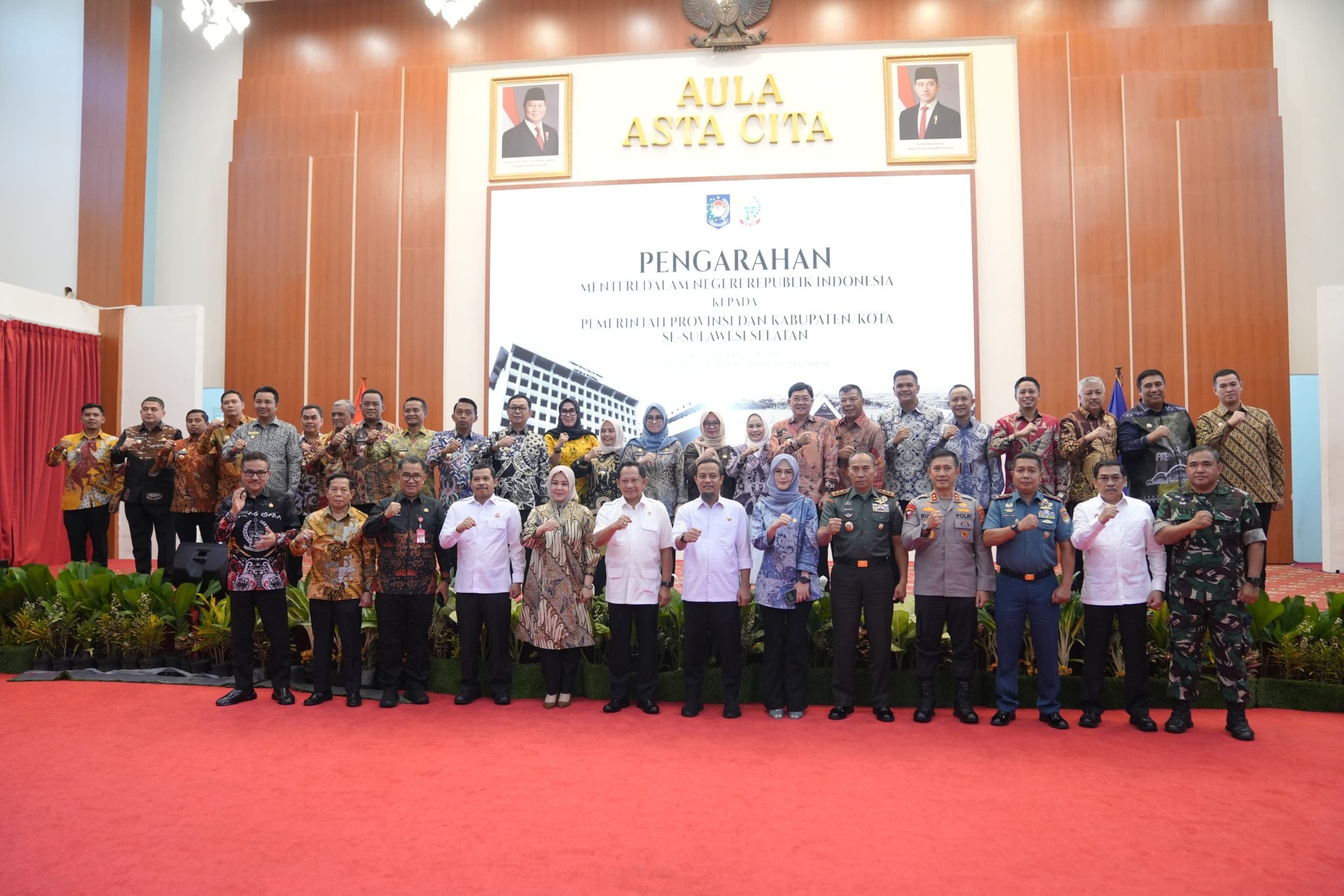 Gubernur-Wagub dan 24 Kepala Daerah se-Sulsel Sambut Mendagri Tito, Bahas Penguatan Ekonomi dan Stabilitas Keamanan