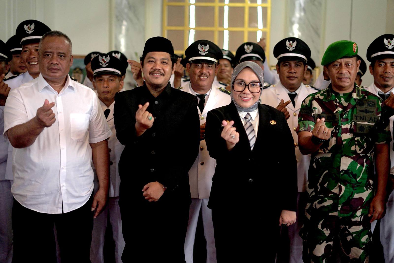 Anggota Dewan Arnol Hadiri Pengukuhan Perpanjangan Masa Jabatan Kades di Mamuju