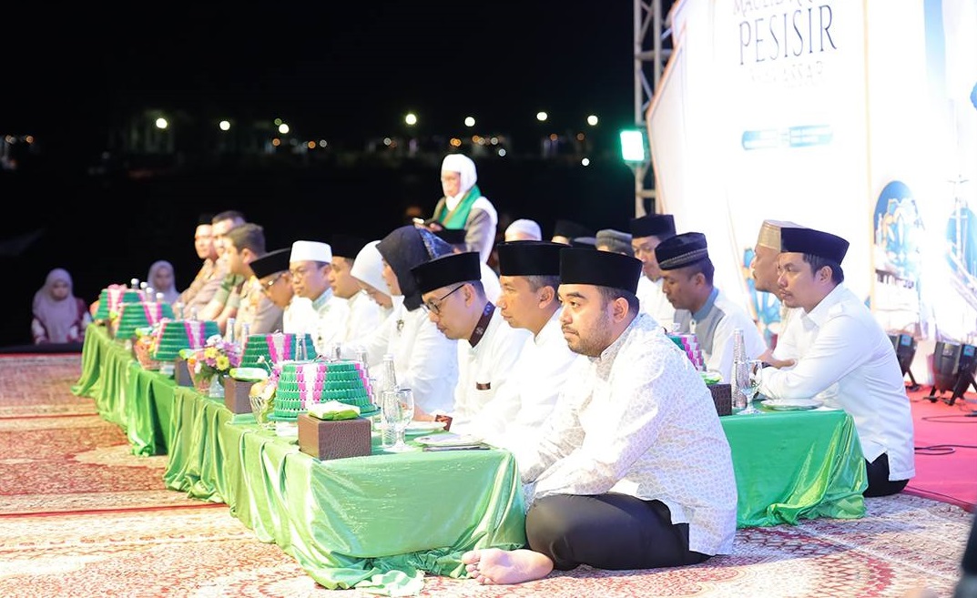 Wakil Ketua DPRD Makassar Bersama Forkopimda Hadiri Maulid Akbar Pesisir di Dermaga Paotere