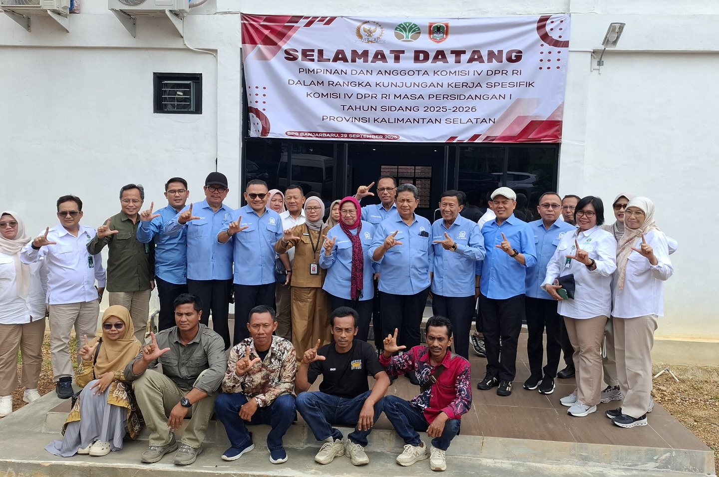 Kunker Spesifik di Kalsel, Agus Ambo Djiwa Bersama Rombongan Komisi IV Diskusi Hilirisasi Produk Perhutanan Sosial