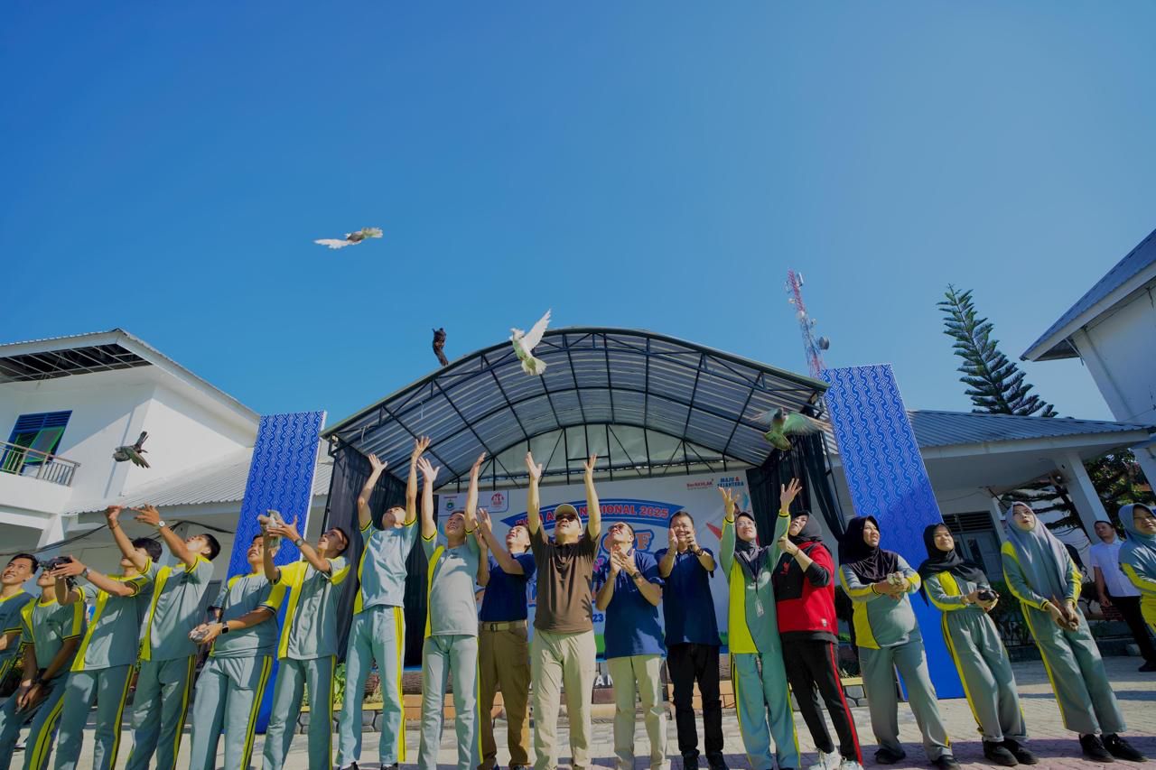 Perpusnas RI Apresiasi Gerakan "Sulbar Mandarras", Gubernur Suhardi Duka Jadi Pembicara pada Pertemuan Nasional TPBIS 2025