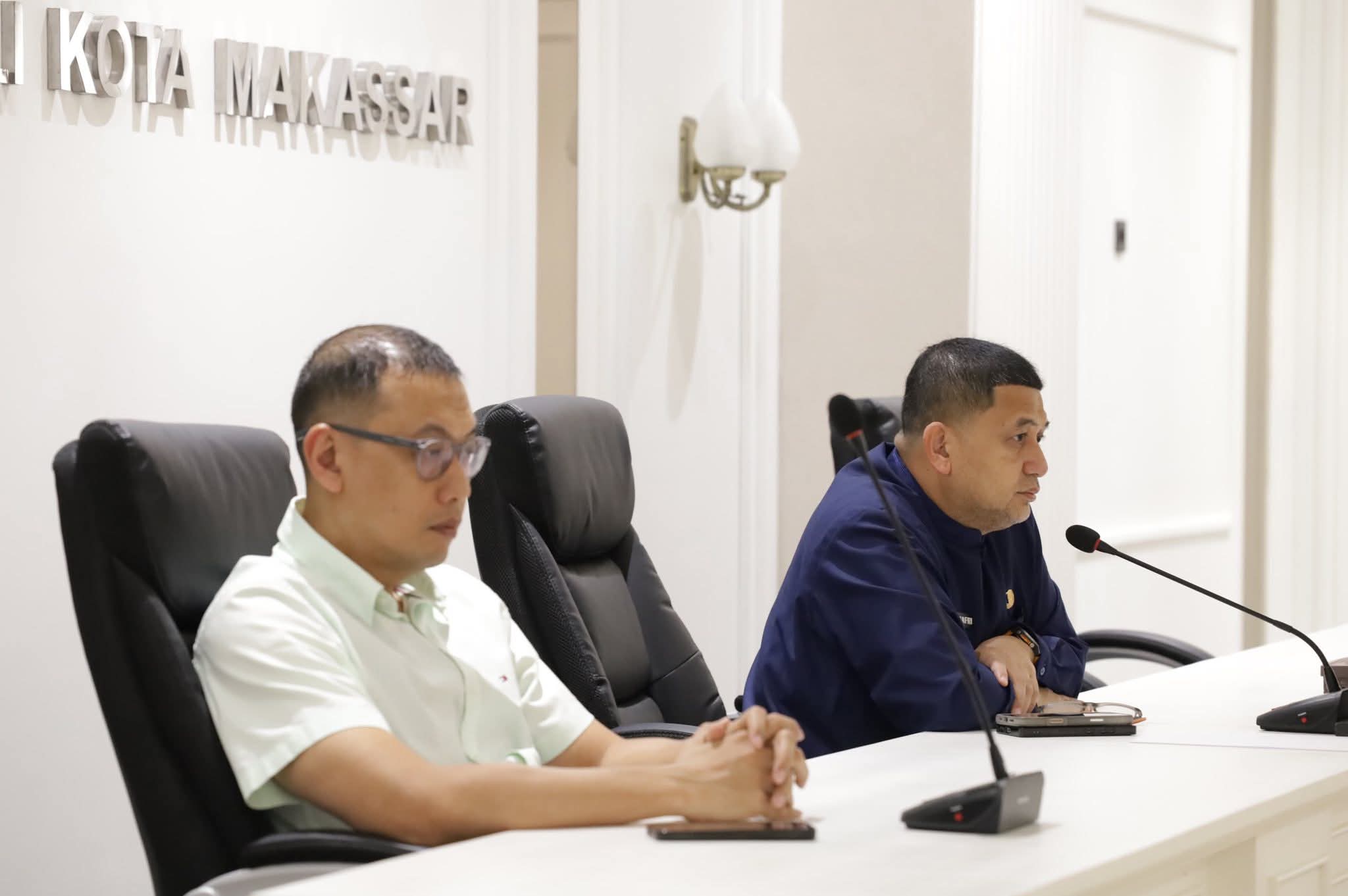 Berdiskusi dengan Pedagang Pantai Losari, Wali Kota Makassar Jamin Aktivitas Ekonomi UMKM bisa Terus Berjalan