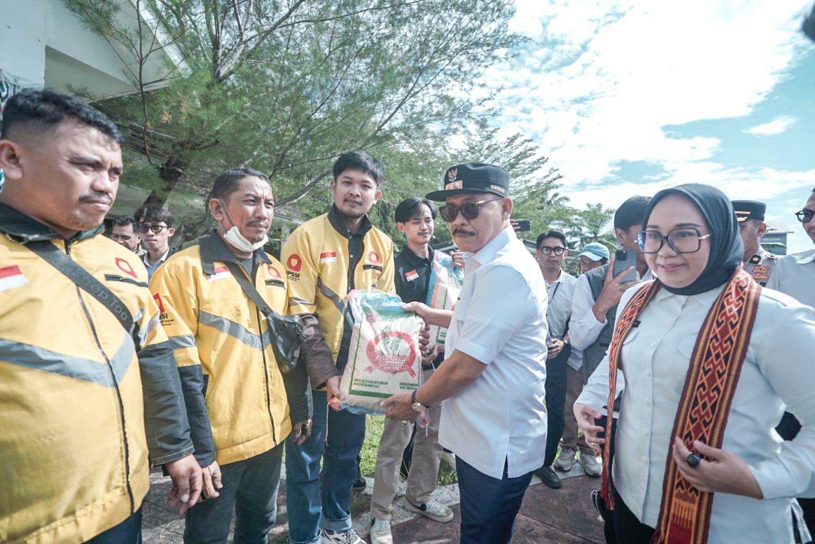 Apresiasi untuk Ojol: Pemimpin Sulbar Turun Langsung Bantu Tekan Inflasi, Dapat Beras 10 Kg