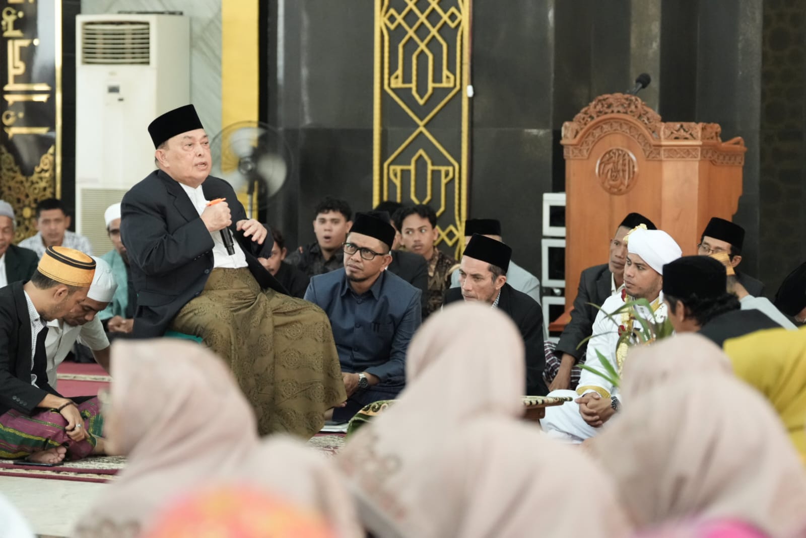 Kebersamaan yang Indah, Wagub Sulbar Jadi Saksi Akad Nikah Anak Imam Masjid Syuhada Polewali