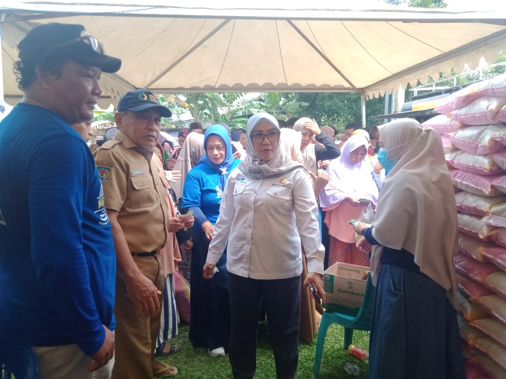Wakil Ketua DPRD Sulbar Pantau Pasar Murah di Sumare Rangas, Masyarakat Sangat Terbantu