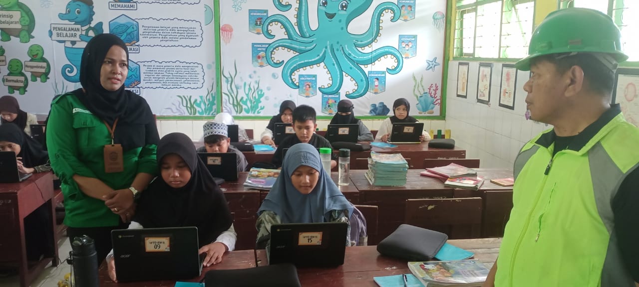 Kreatif, Siswa SDN 18 Parepare Buat Poster Bertema Lingkungan di Hari Menanam Pohon Indonesia 