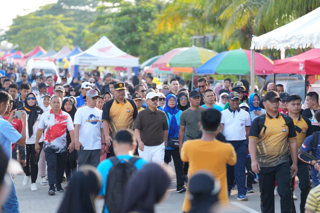 Peringati HUT Sulbar ke-21, Pemprov Sulbar Gelar Kegiatan Jalan Santai