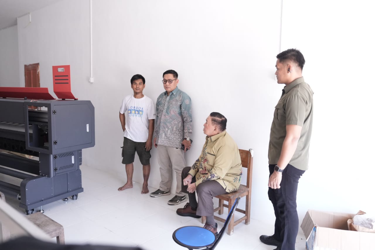 Wagub Sulbar Pastikan Bantuan Mesin Percetakan Tepat Sasaran untuk UMKM