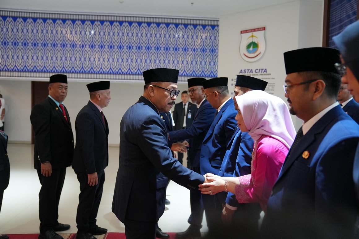 14 Pejabat Pimpinan Tinggi Pratama Sulbar Dilantik, Suhardi Duka: Mutasi dan Promosi untuk Penyegaran Kinerja