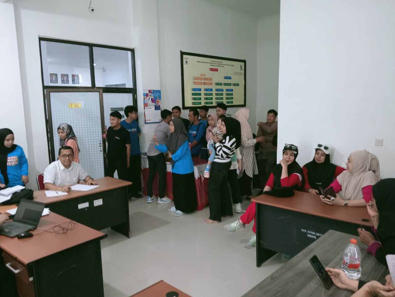 Hari Pertama Kerja 2026, Kadis Kominfo Sulbar Pantau Kehadiran ASN Demi Optimalkan Pelayanan