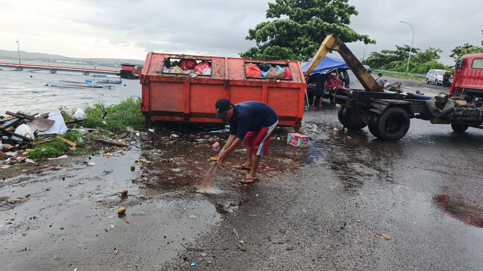 Tumpukan Sampah Insidentil, DLH Parepare Angkut Sampah 2 Kali Sehari di Area Pasar Lakessi