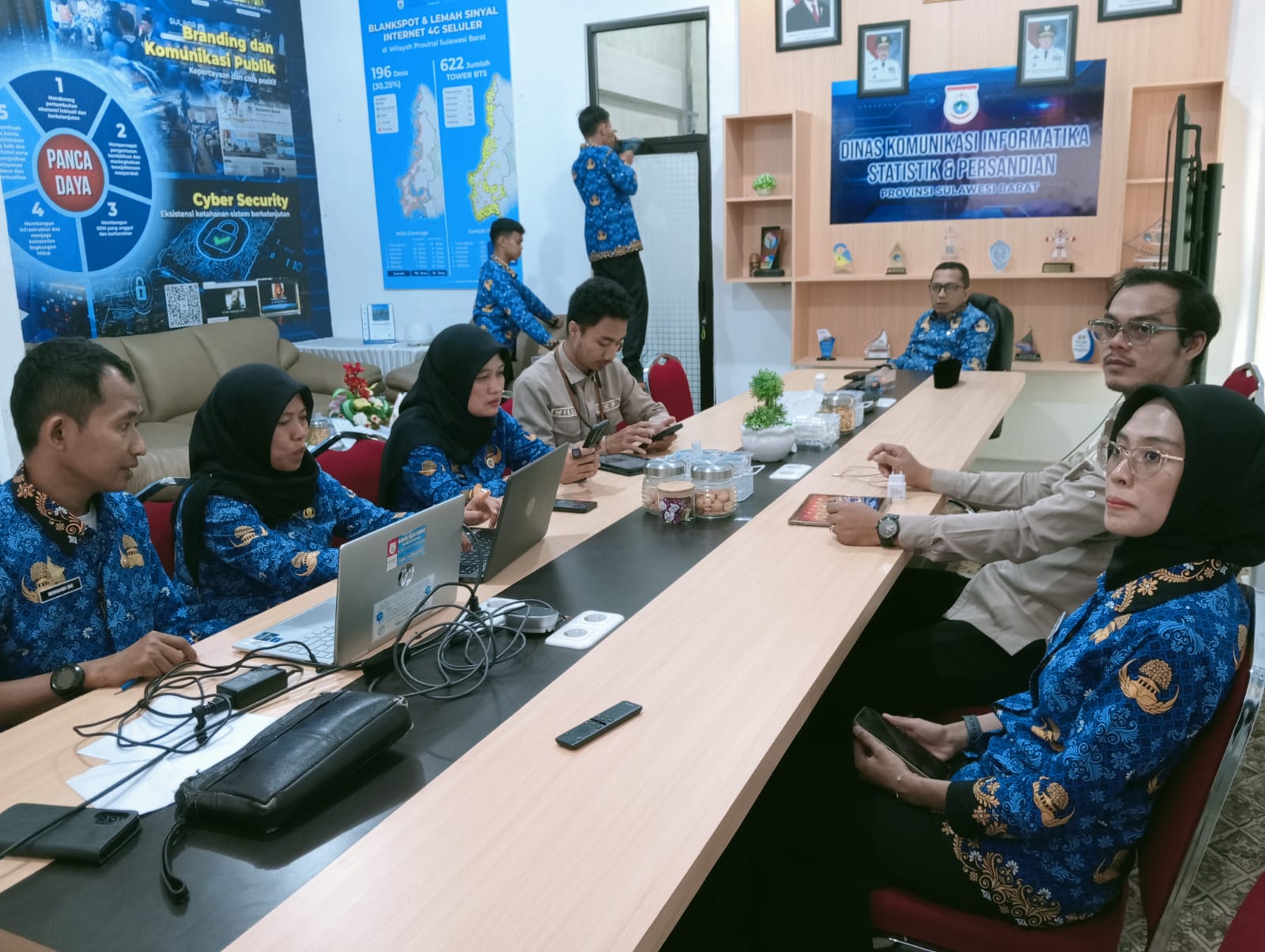 Optimalisasi Kanal Informasi OPD, Kadiskominfo Sulbar Apresiasi Keaktifan Publikasikan Program