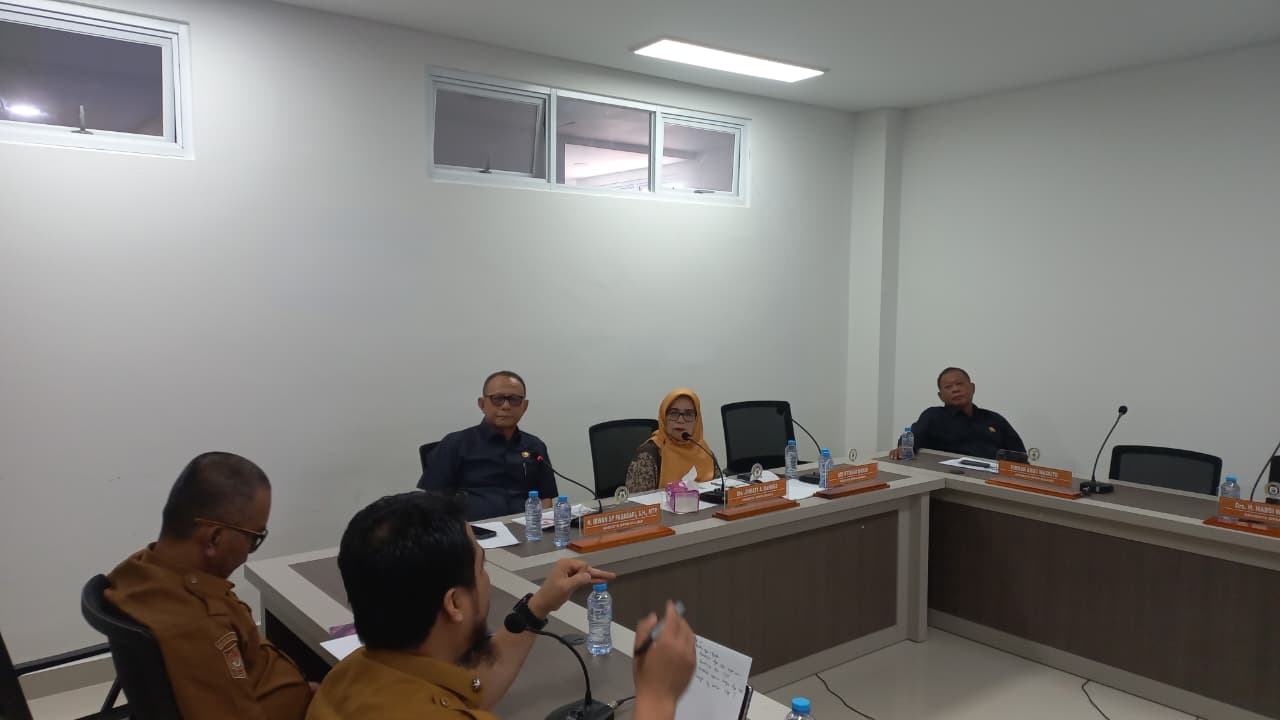 Pimpin Rapat Kerja Monev APBD 2025, Wakil Ketua Komisi II Perkuat Pengawasan DPRD Sulbar